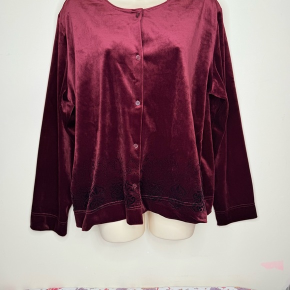 VTG Women’s Velvet Top Blouse L Red Black Button Down Embroidered Long Sleeves - Picture 5 of 11
